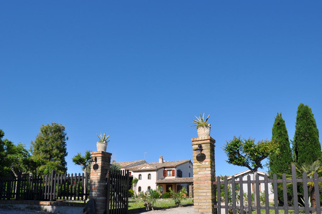 Residenza Scorcio Sul Mare Otel Porto San Giorgio Dış mekan fotoğraf